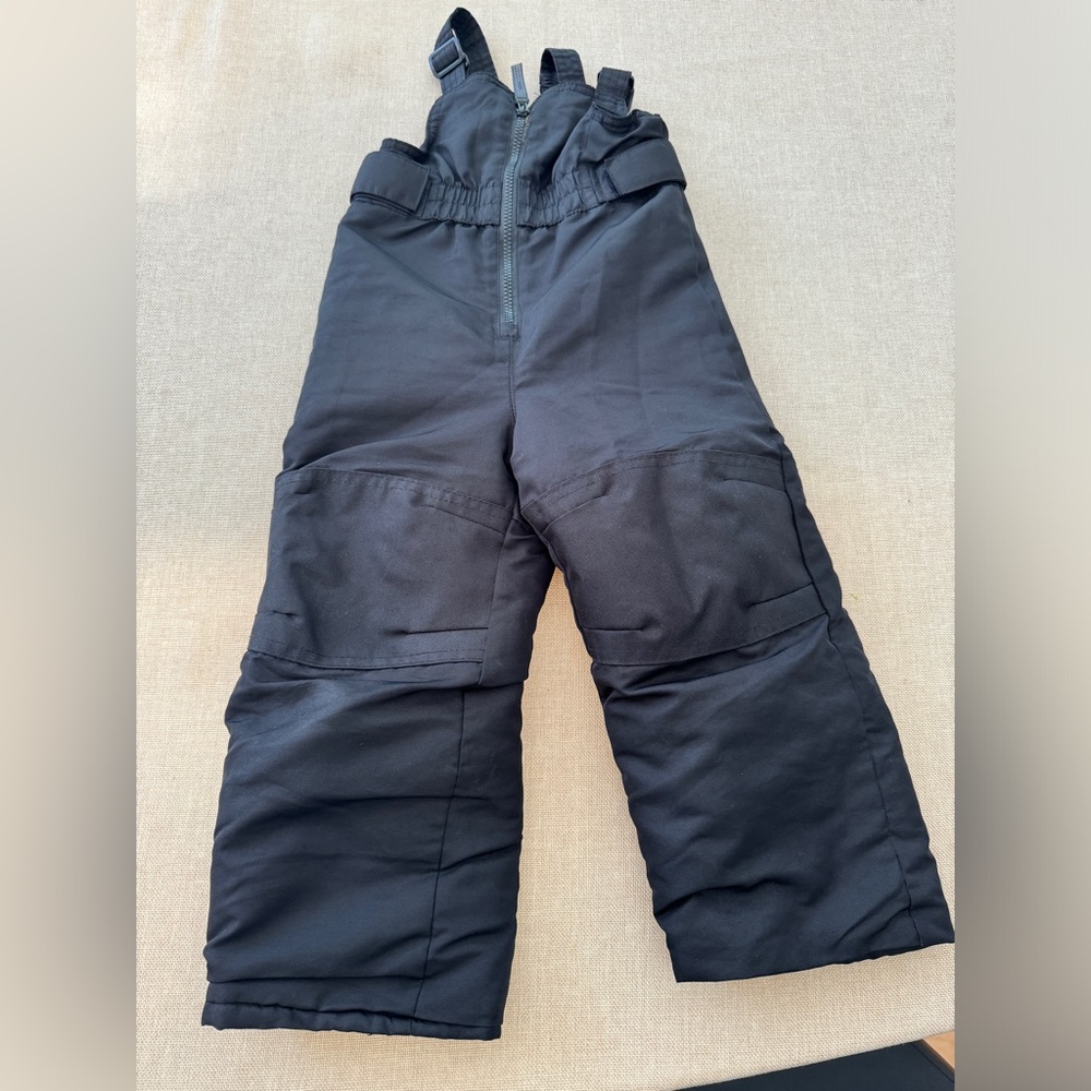 Kids black snow pants (size 3T)